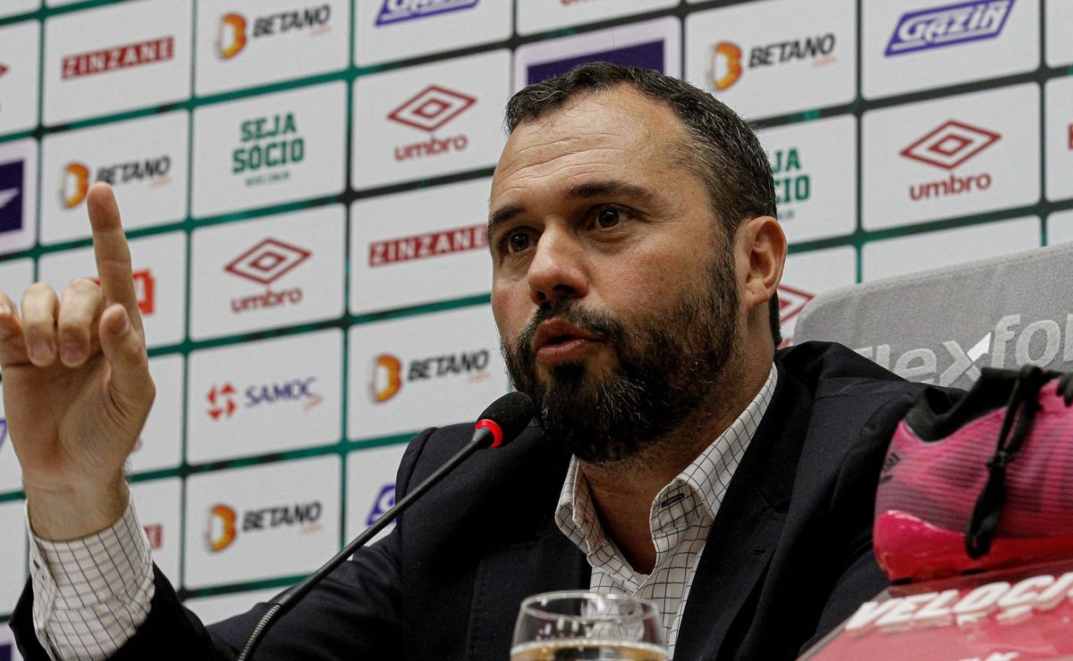 Mário Bittencourt não desiste de Rony e Fluminense pode aumentar luva para contratar o atacante