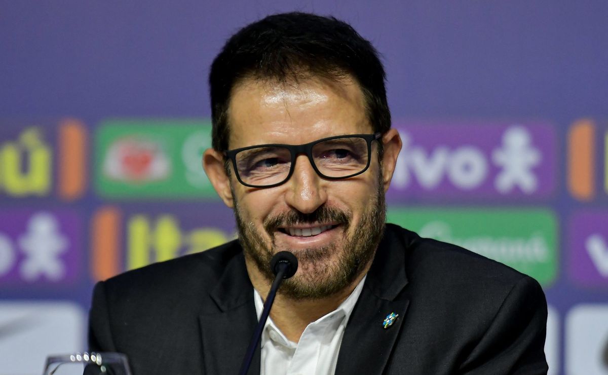 Técnico da Seleção Sub-20, Ramon Menezes, projeta estreia contra a Argentina no Sul-Americano