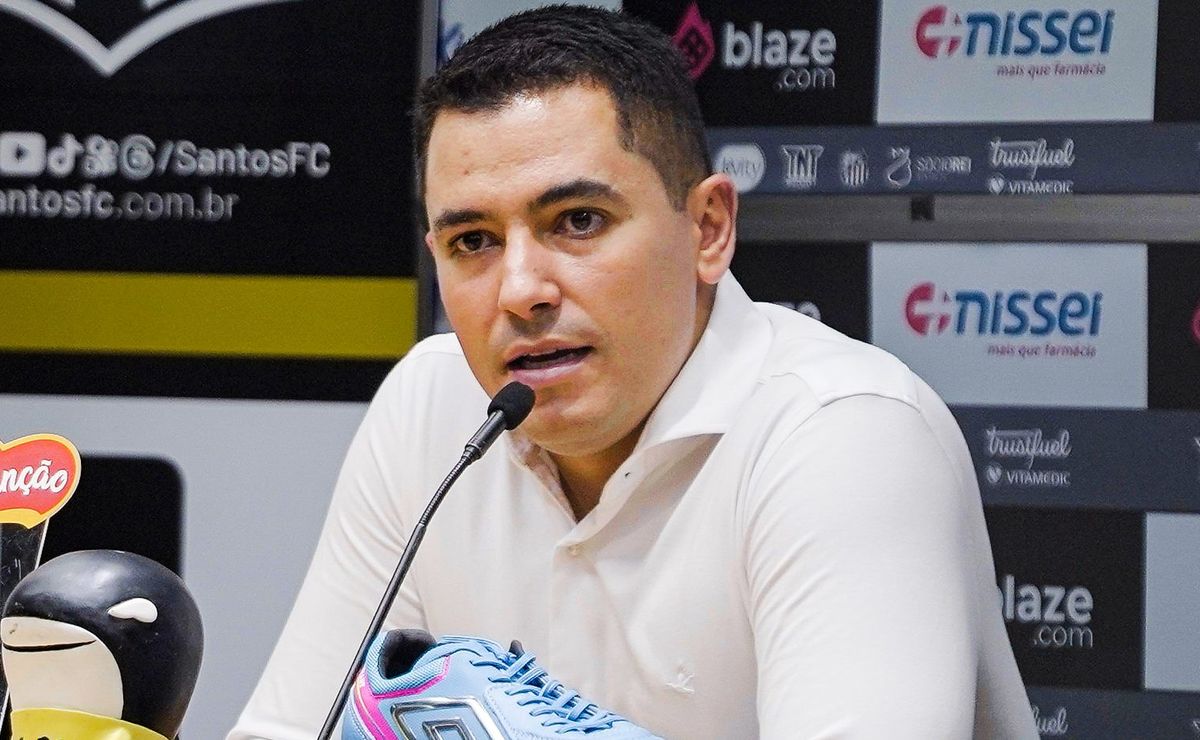 Pedro Martins muda de ideia e Santos desiste de contratação de atacante que estava aprovada por Pedro Caixinha