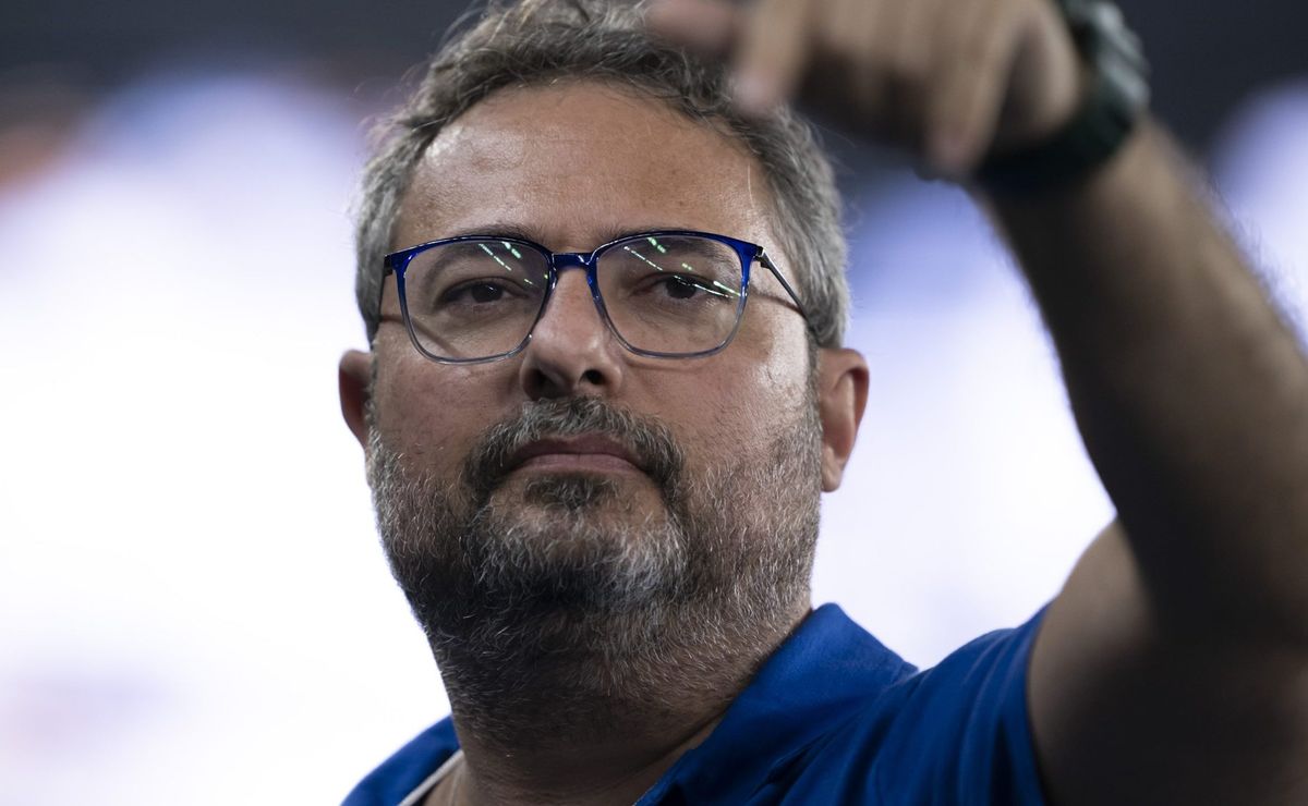 Após o Cruzeiro desistir de Valentin Gómez, Alexandre Mattos pode ver o zagueiro assinar com o Palmeiras