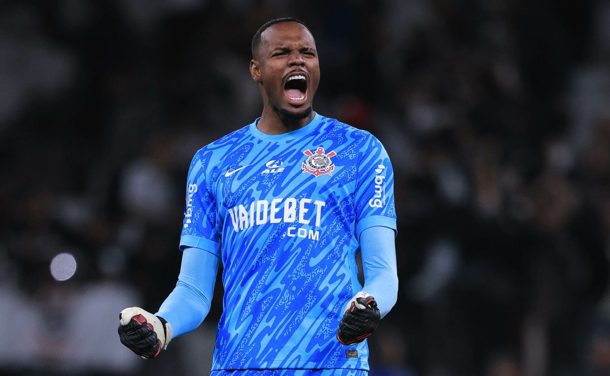 Carlos Miguel tem situação exposta no Nottingham Forest e nega retorno ao Brasil