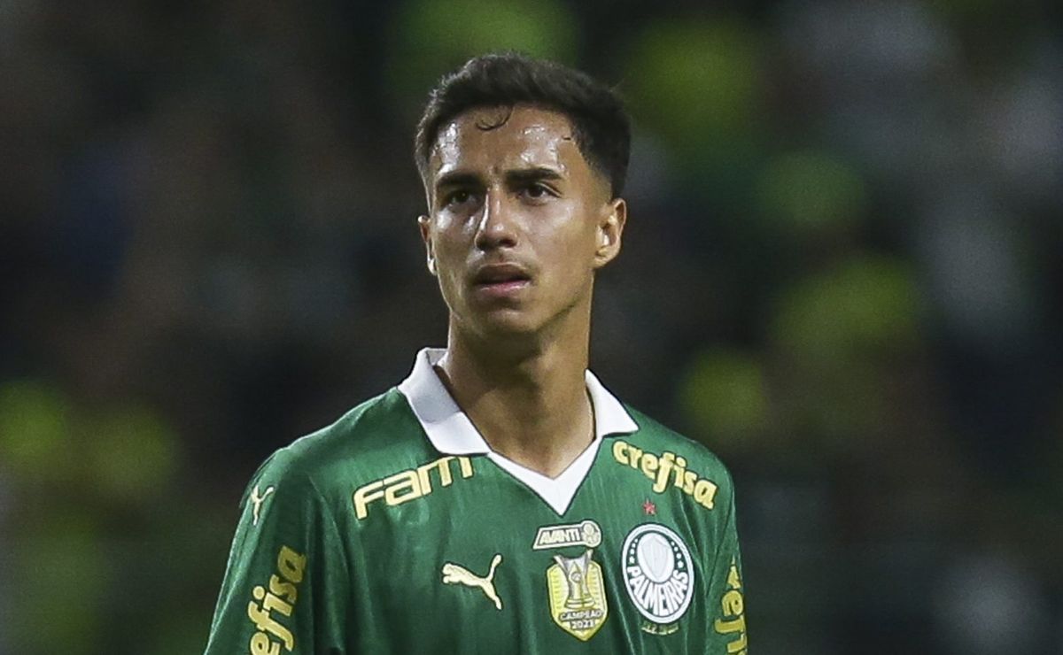 Palmeiras e Manchester City tentam resolver impasse e colocam + dinheiro em negócio por Vitor Reis, crava André Hernan