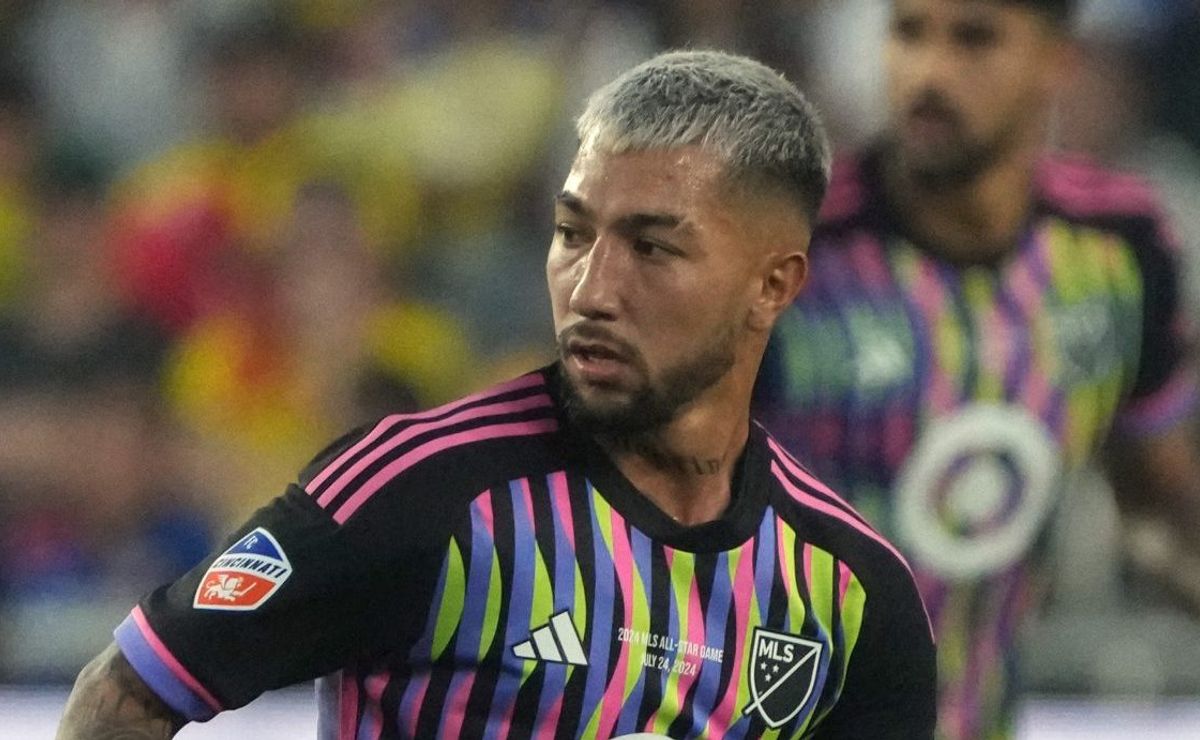 Luciano Acosta contratado pelo Corinthians de Augusto Melo tem acordo encaminhado, revela setorista