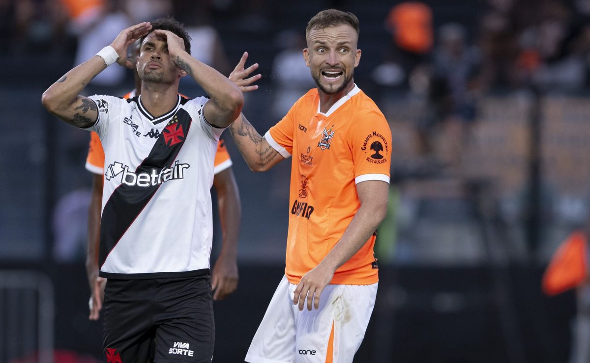Após empate na estreia do Carioca, técnico do Vasco foca em evolução sem derrotas