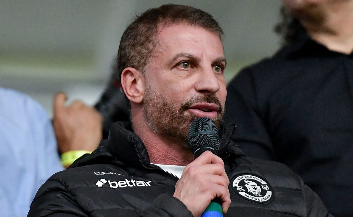 Pedrinho aceita negociar com o Peñarol-URU e zagueiro pode deixar o Vasco de Carille imediatamente