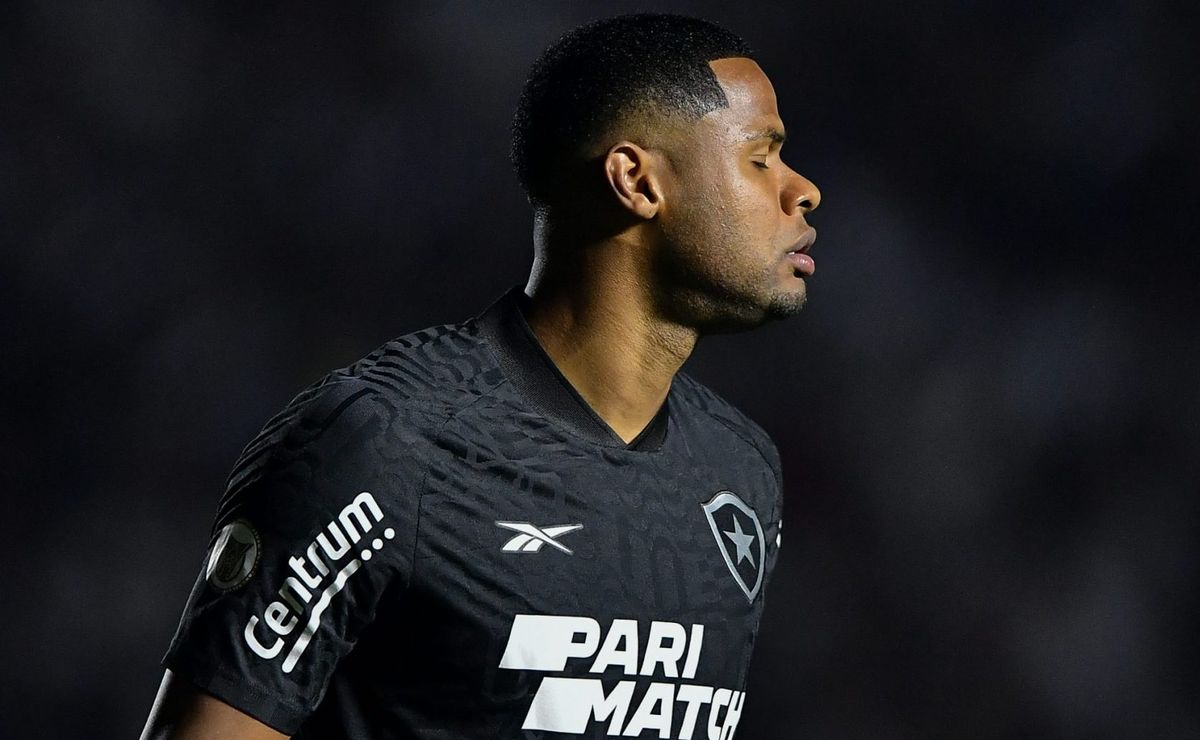 Júnior Santos descarta deixar o Botafogo após se tornar alvo no mercado