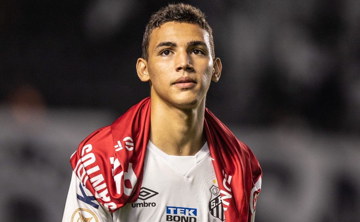 Após contratar Juninho, Flamengo tem nova decisão sobre Deivid Washington