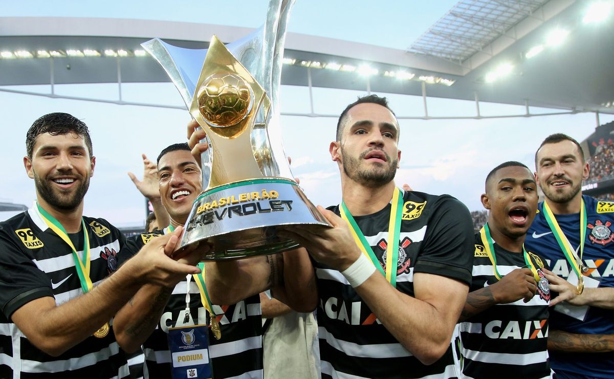 Prestes a iniciar 2025 sem anunciar reforços, relembre a última vez que isso aconteceu no Corinthians