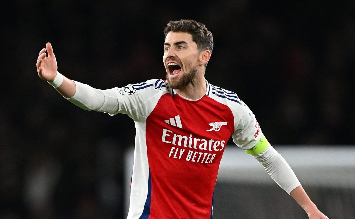 Oferecido ao Palmeiras, Jorginho decide negociar com Flamengo e Leila Pereira precisa tomar decisão