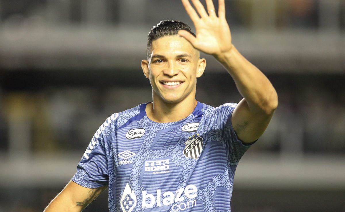 Sem espaço no Santos, Rodrigo Ferreira reforça o São Bernardo por empréstimo até o fim de 2025