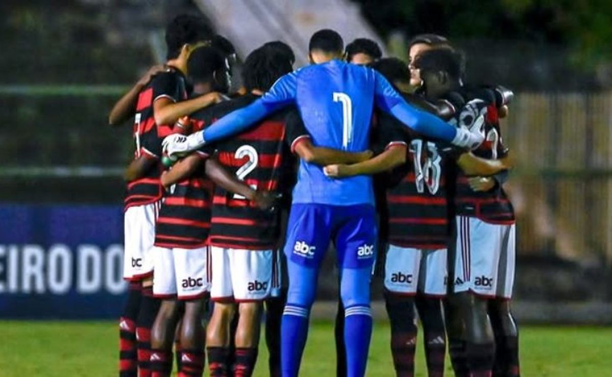 Torcida do Flamengo desabafa após derrota frustrante para o Bragantino na Copinha: “Inacreditável”