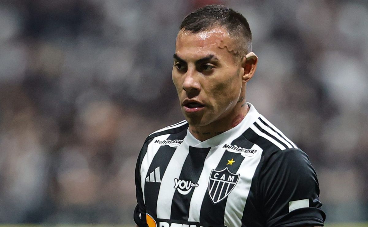 Eduardo Vargas aceita diminuir salários para jogar no Vasco e ser treinado por Fábio Carille