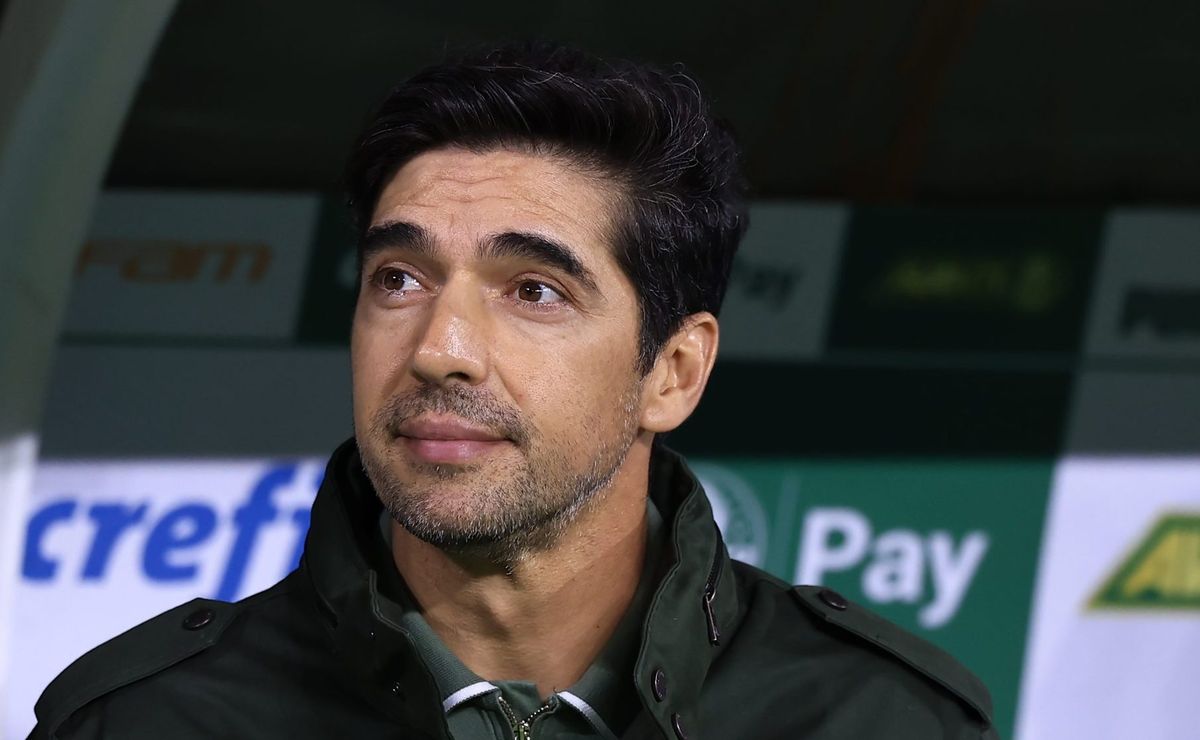 Abel muda de ideia no Palmeiras e inscreve Rony no Paulistão; Vitor Reis está fora