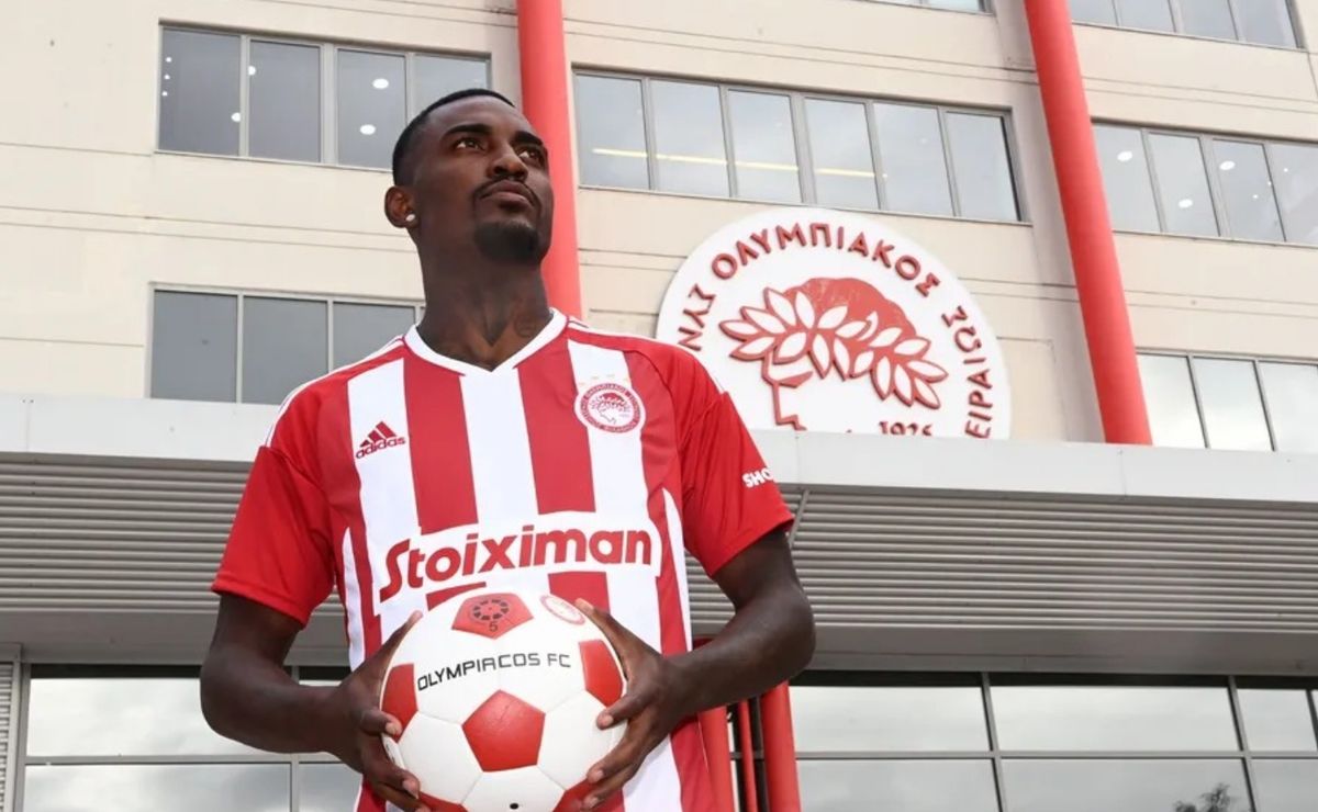 Internacional negocia com Ramon e enfrenta a concorrência de brasileiro pelo lateral