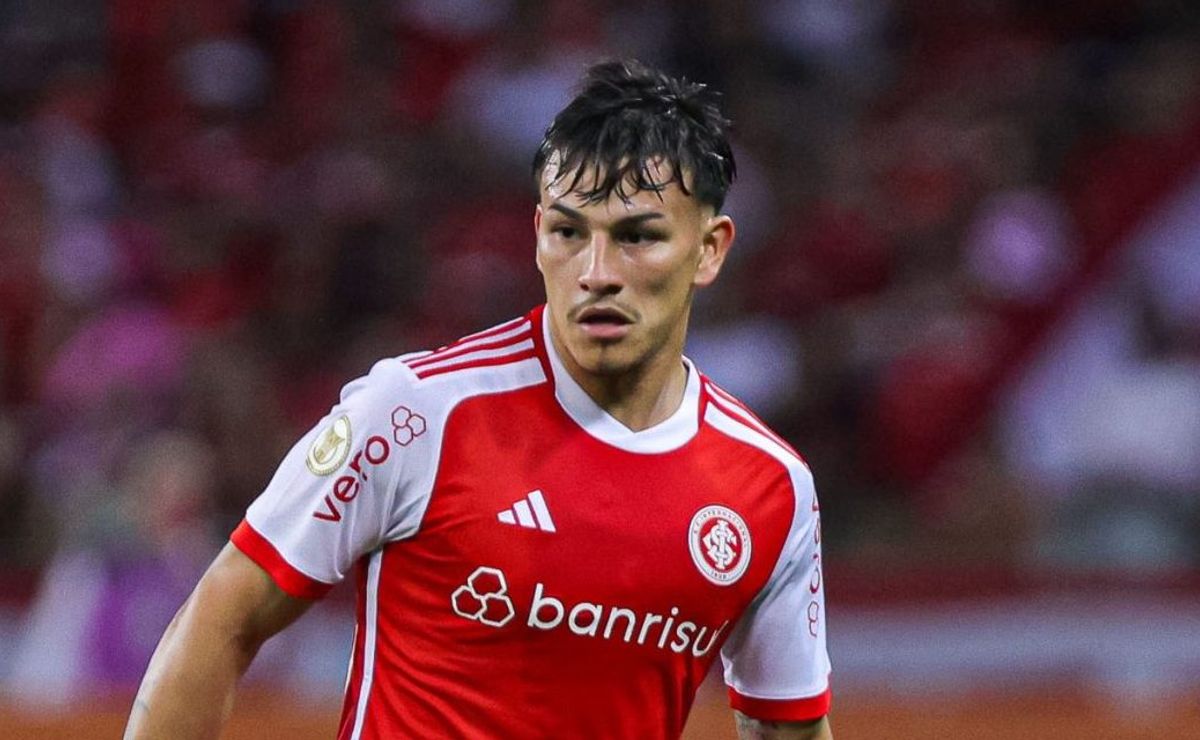 Internacional tem problema para finalizar compra de Bernabei e empresário ironiza desembarque do lateral