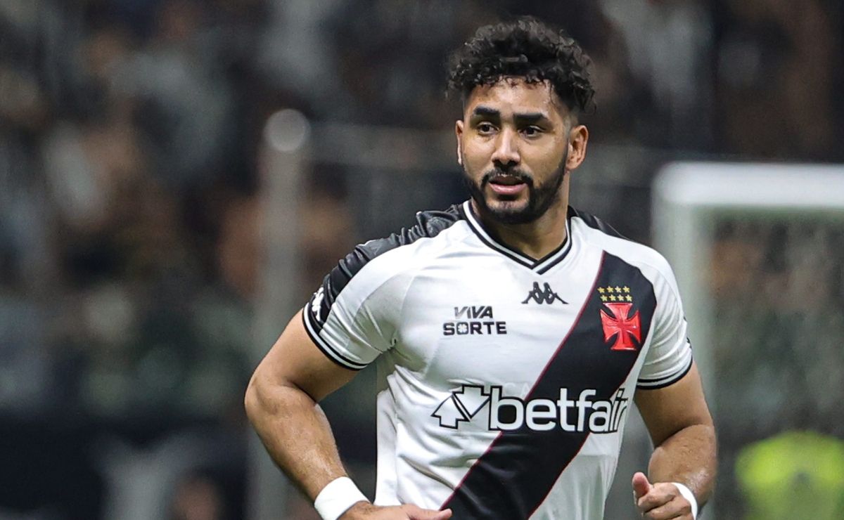 Pedrinho decide avisar Payet que contrato com o Vasco pode ser renovado, mas salário preocupa time