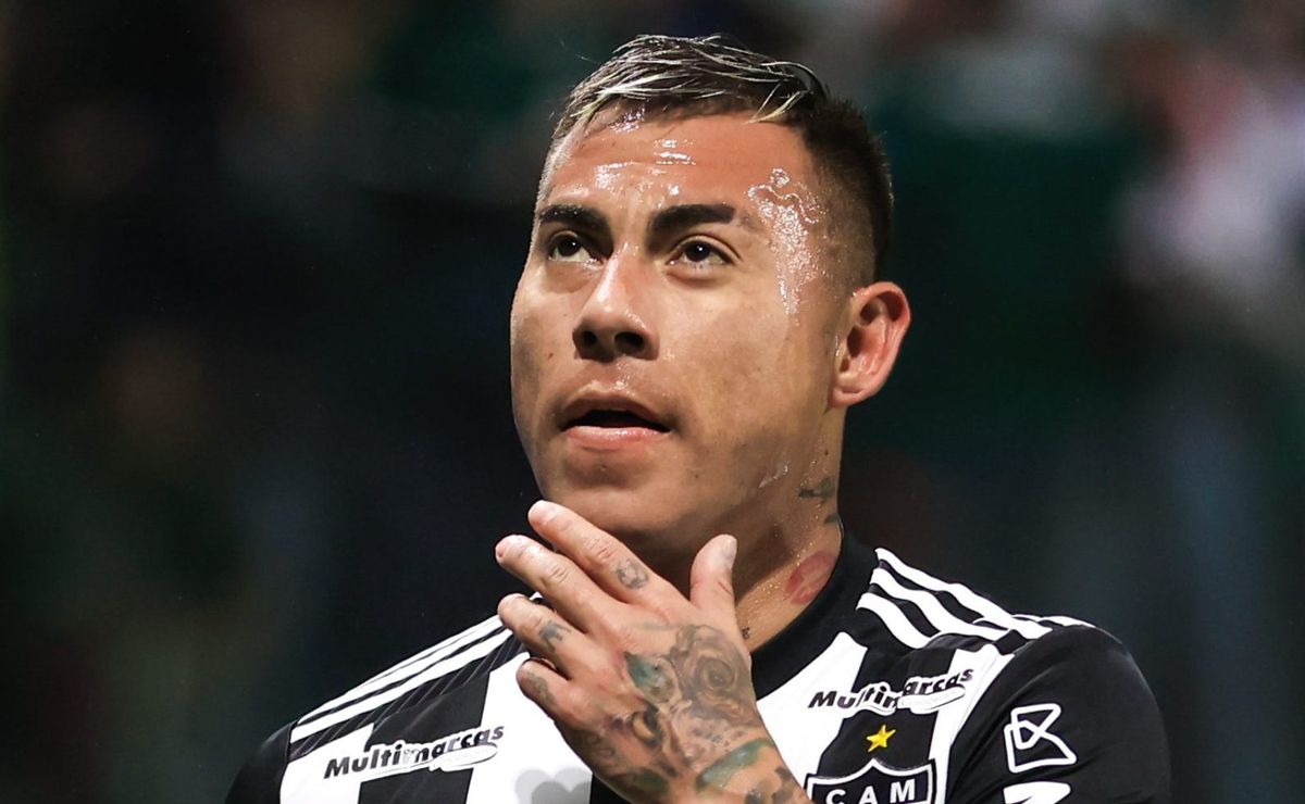 Após Eduardo Vargas esfriar, Pedrinho pode assinar com uruguaio para Carille e Vasco quer Maxi Gómez