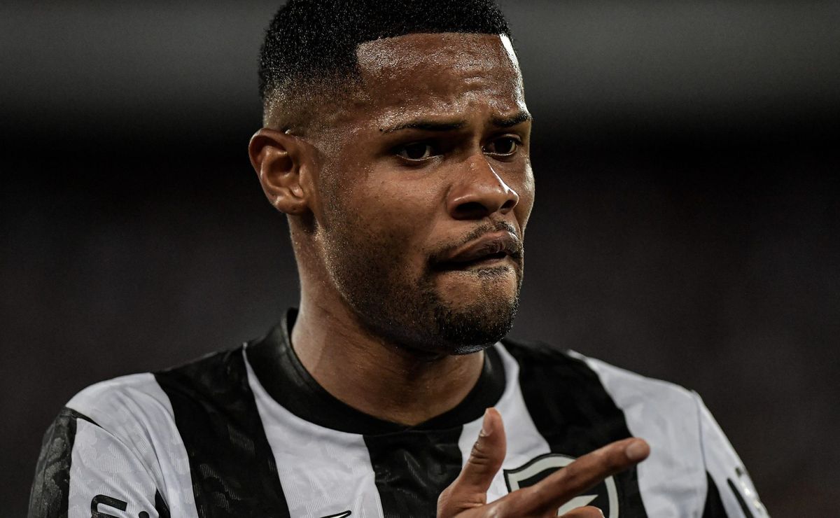 Júnior Santos, alvo do Atlético-MG, manda recado no Botafogo e projeta 2025: “É nosso”