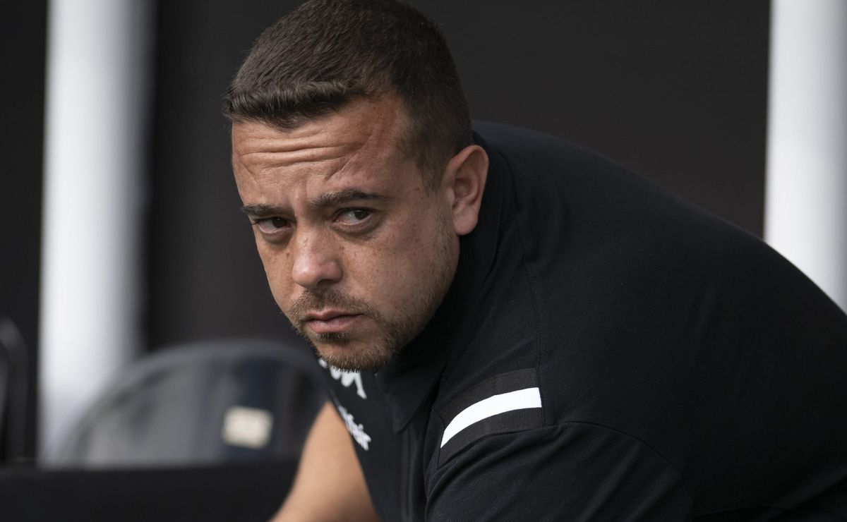 Ramon Lima pode tomar decisão inusitada para Vasco X Bangu, pelo Campeonato Carioca