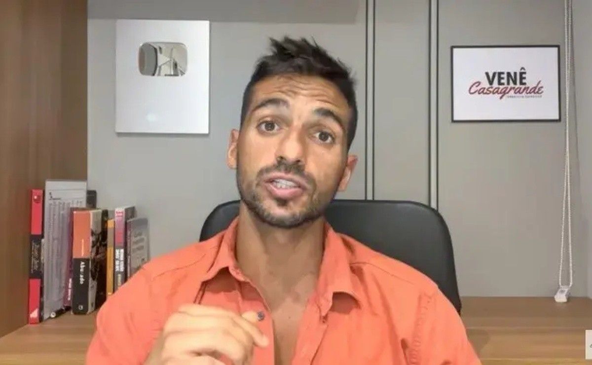 Flamengo assinou e a primeira contratação, Juninho, está no CT Ninho do Urubu, informa Venê Casagrande