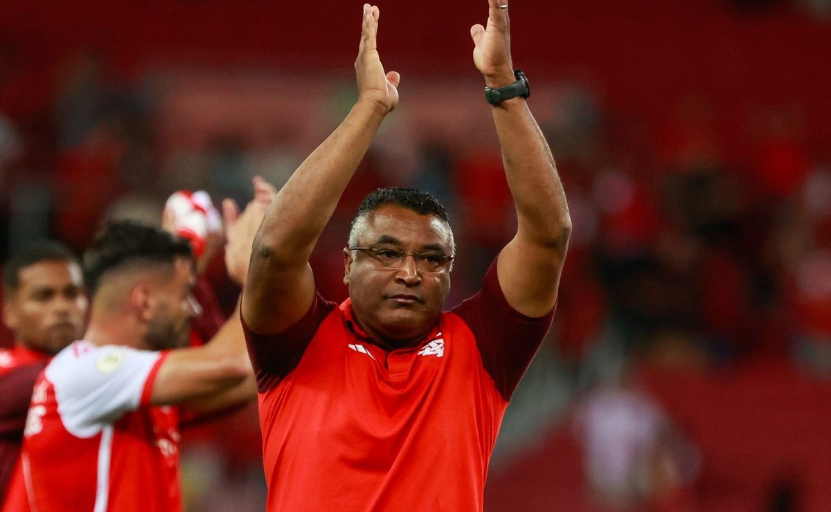 Internacional acerta a chegada de zagueiro após aprovação de Roger Machado