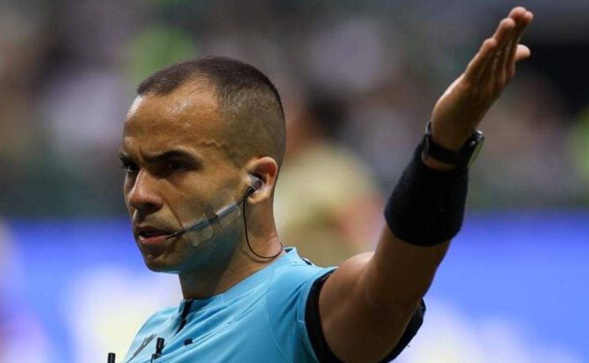 Torcida do Fluminense perde a paciência e detona arbitragem na web