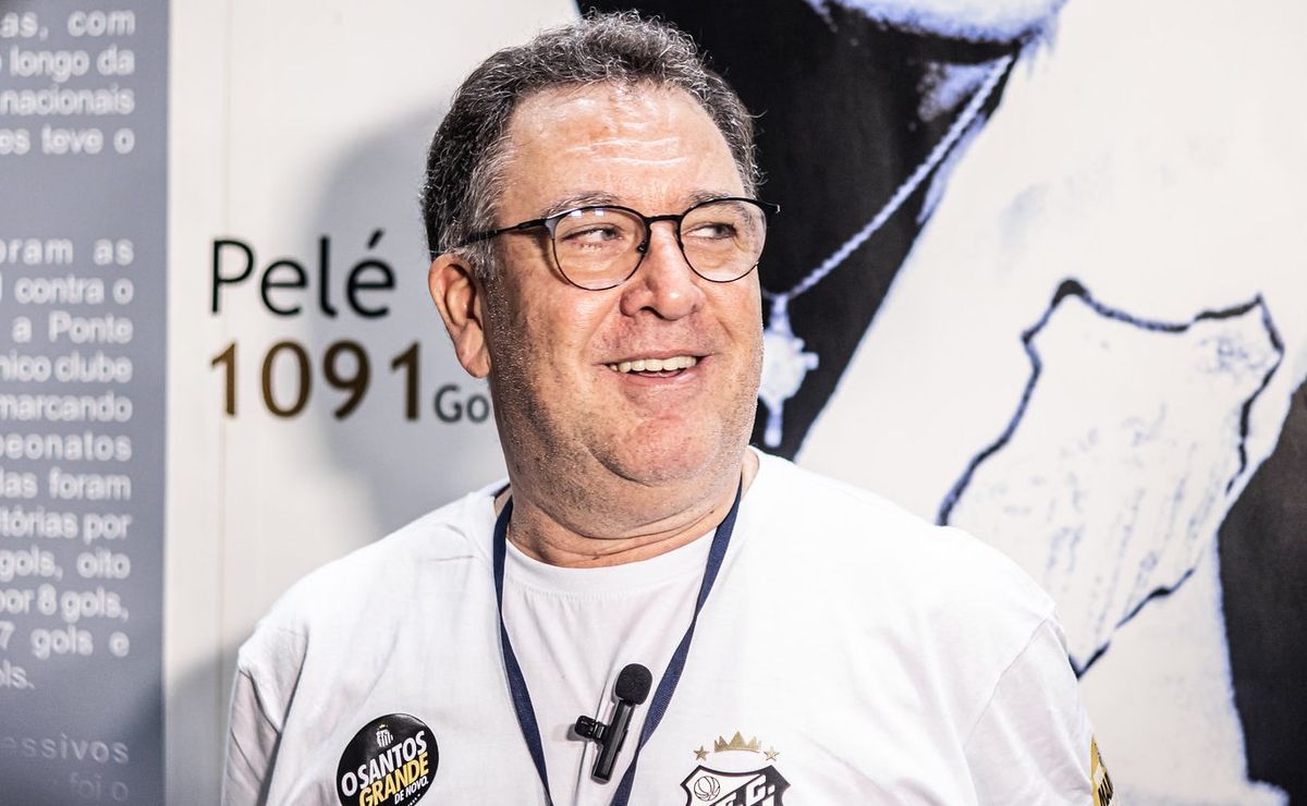 Marcelo Teixeira autoriza pagar mais de R$ 700 mil para fechar com Paulo Henrique Ganso no Santos