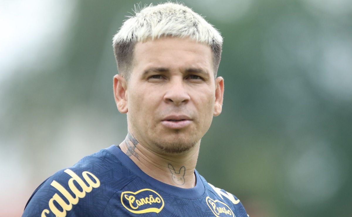 Soteldo tem futuro definido por Caixinha, e atacante não sairá para o Atlético-MG