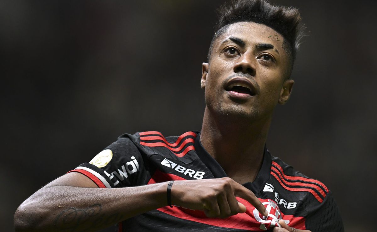 Cuca se empolga com Bruno Henrique no Atlético-MG, mas contratação não deve acontecer