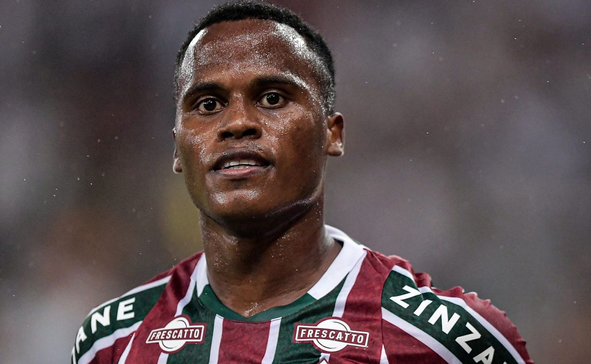 Empresário de Arias, do Fluminense, viaja para negociar com o Galatasaray, diz imprensa turca