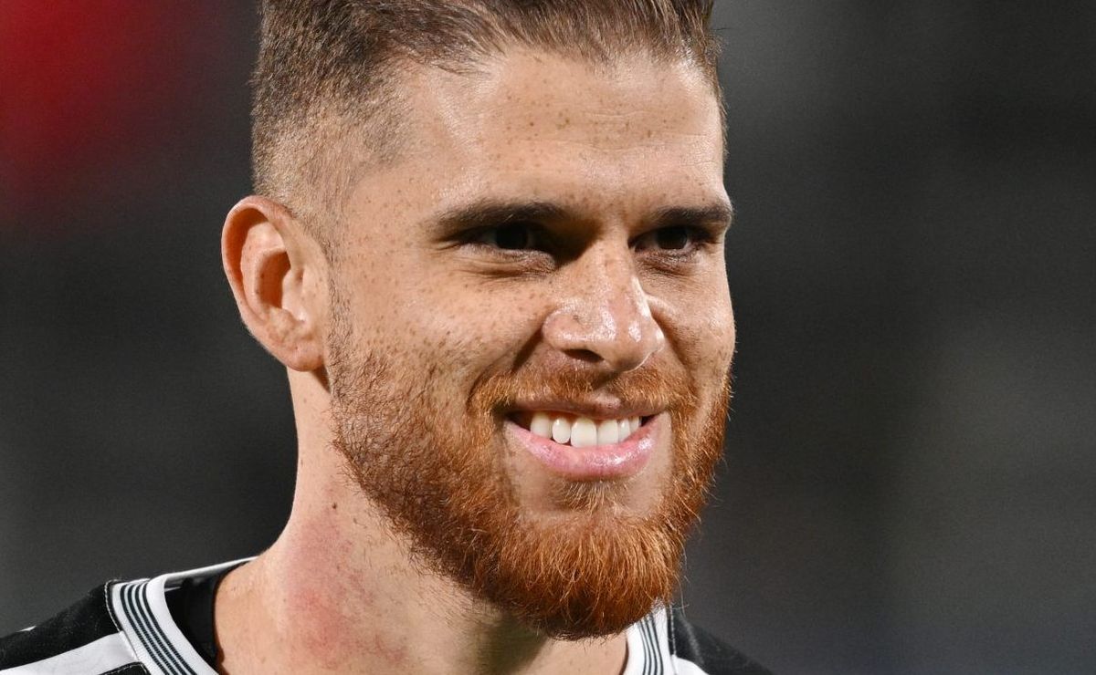 Cuéllar mal chega ao Grêmio e manda primeiro recado após desembarque: “Time imenso”