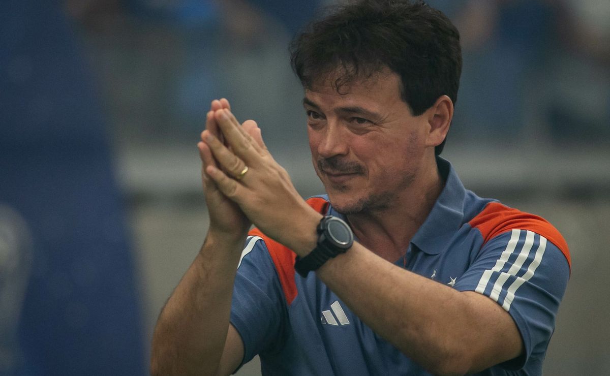 Fernando Diniz aprova contratação e Cruzeiro está interessado no zagueiro Alan Matturro, do Genoa