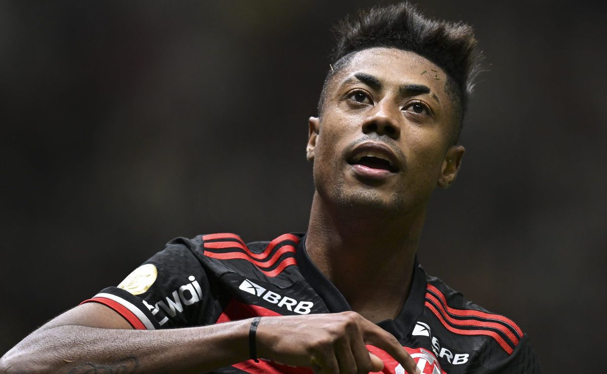 Cuca faz ligação e Atlético-MG acerta salários com Bruno Henrique, diz jornalista