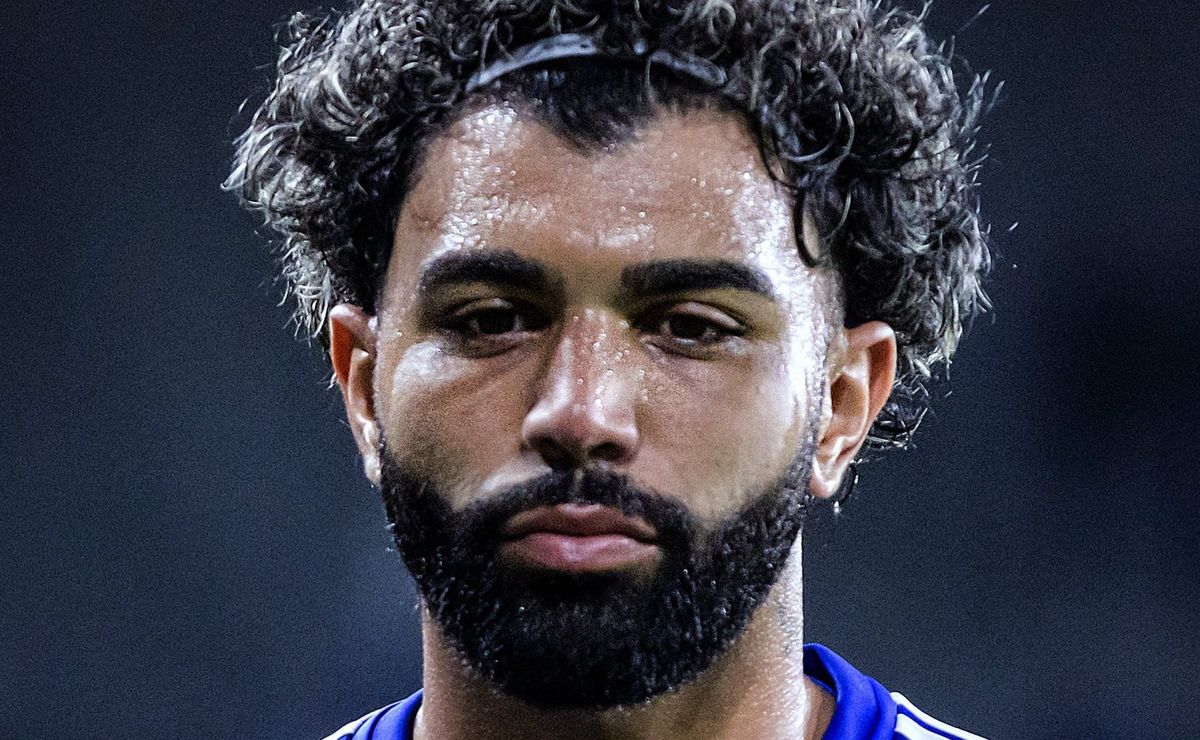 Fernando Diniz define planejamento envolvendo Gabigol no Cruzeiro e adota cautela com ex-Flamengo