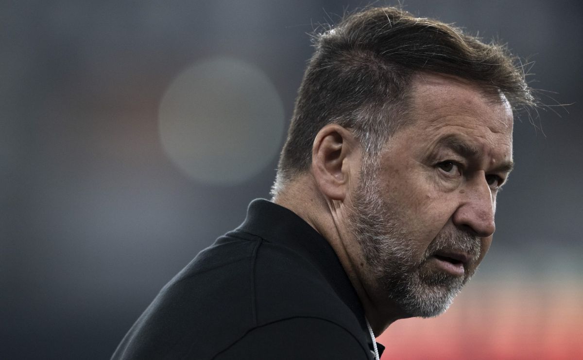 Augusto Melo se posiciona de forma oficial no Corinthians após críticas de Andrés Sanchez e Rubão