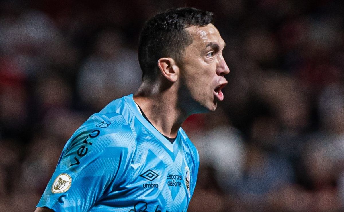 Marchesín rebate jornalistas em nota oficial à torcida do Grêmio