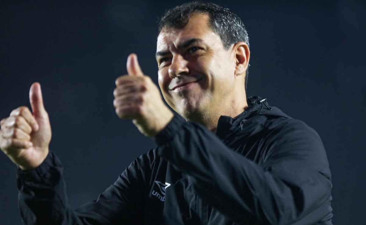Com aval de Fábio Carille, Vasco faz proposta de R$ 30 milhões por Brian Rodríguez