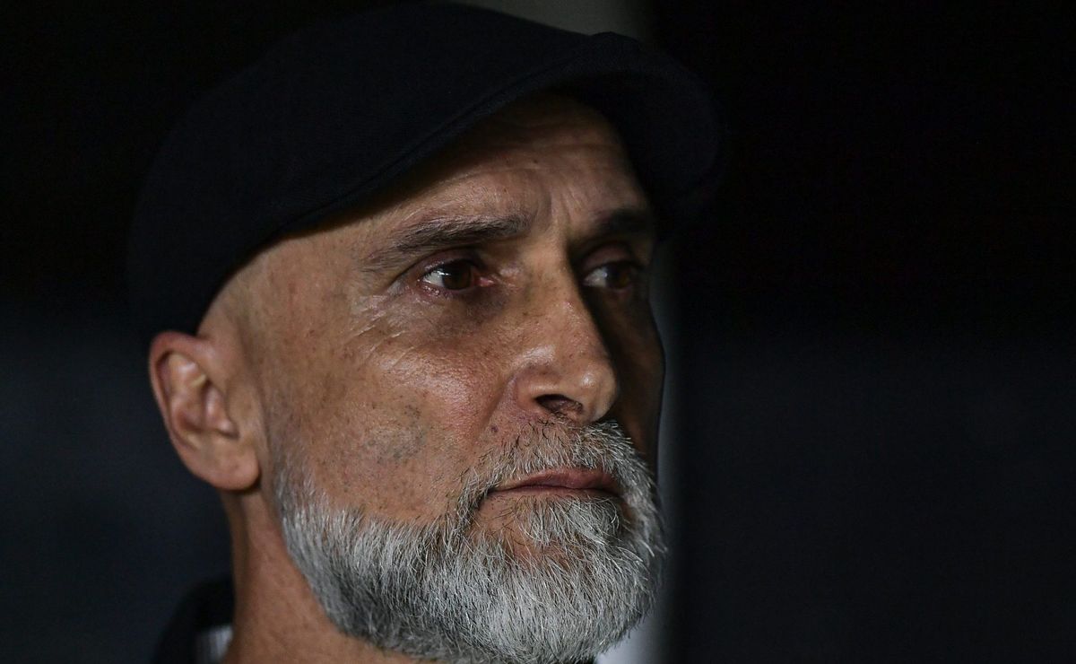 Vasco vence Álvaro Pacheco na FIFA e deixa de pagar quantia milionária