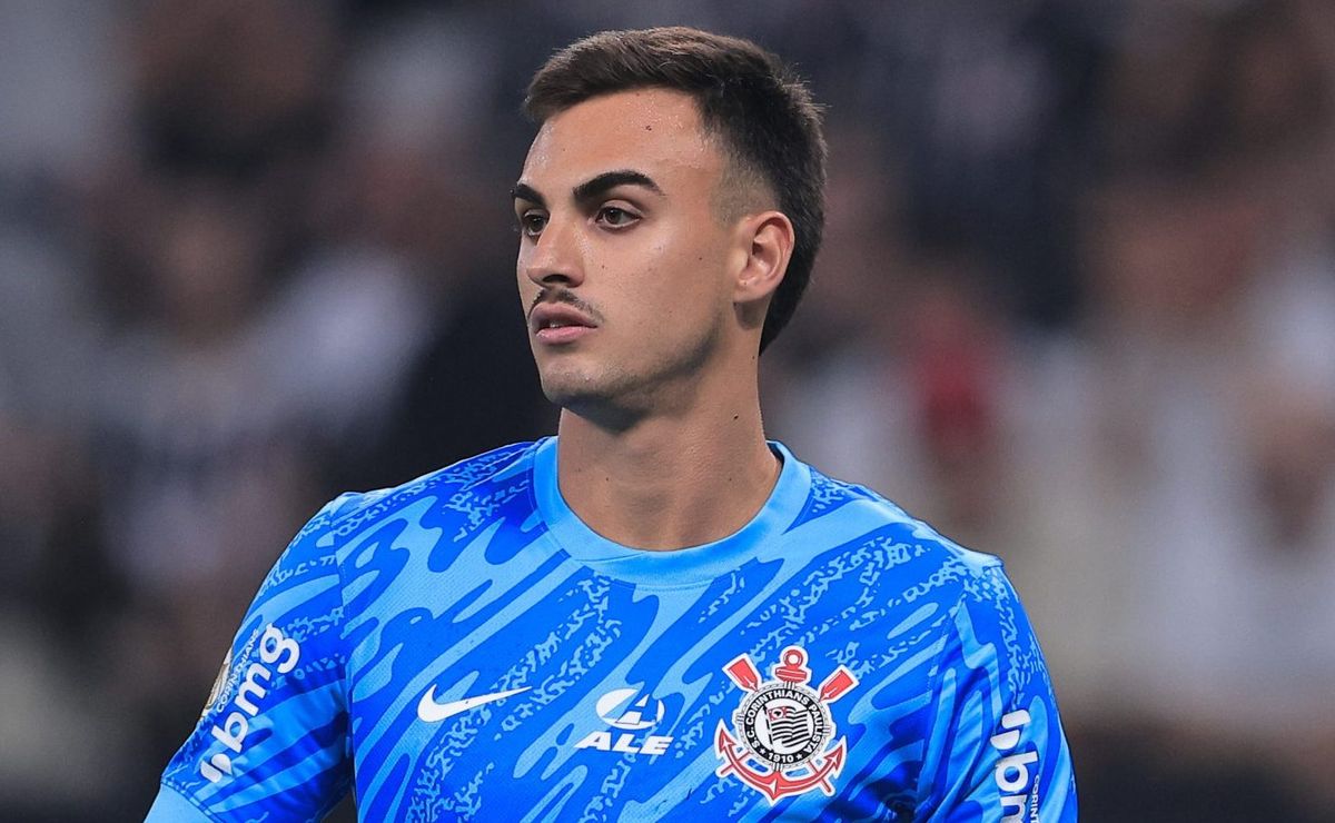 Matheus Donelli fala sobre evolução, agradece treinadores de goleiros e busca espaço no Corinthians