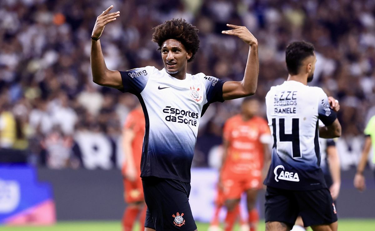 Autor do gol da vitória, Talles Magno reforça desejo de seguir no Corinthians