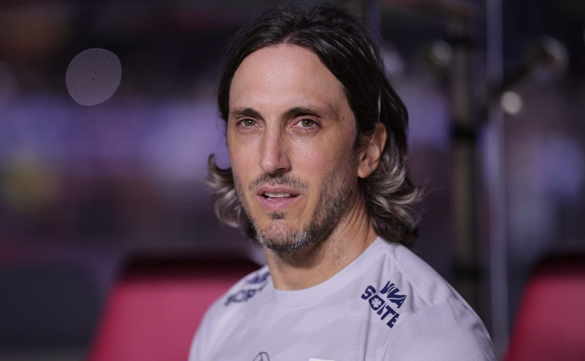 Zubeldía revela em qual posição irá usar Oscar no São Paulo