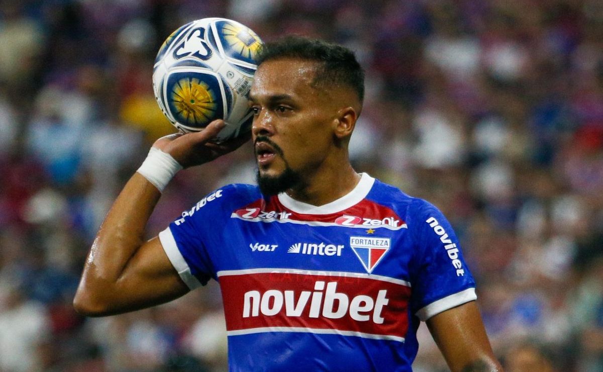 Após Cuellar, Grêmio abre conversas para contratar o lateral-esquerdo Bruno Pacheco, do Fortaleza