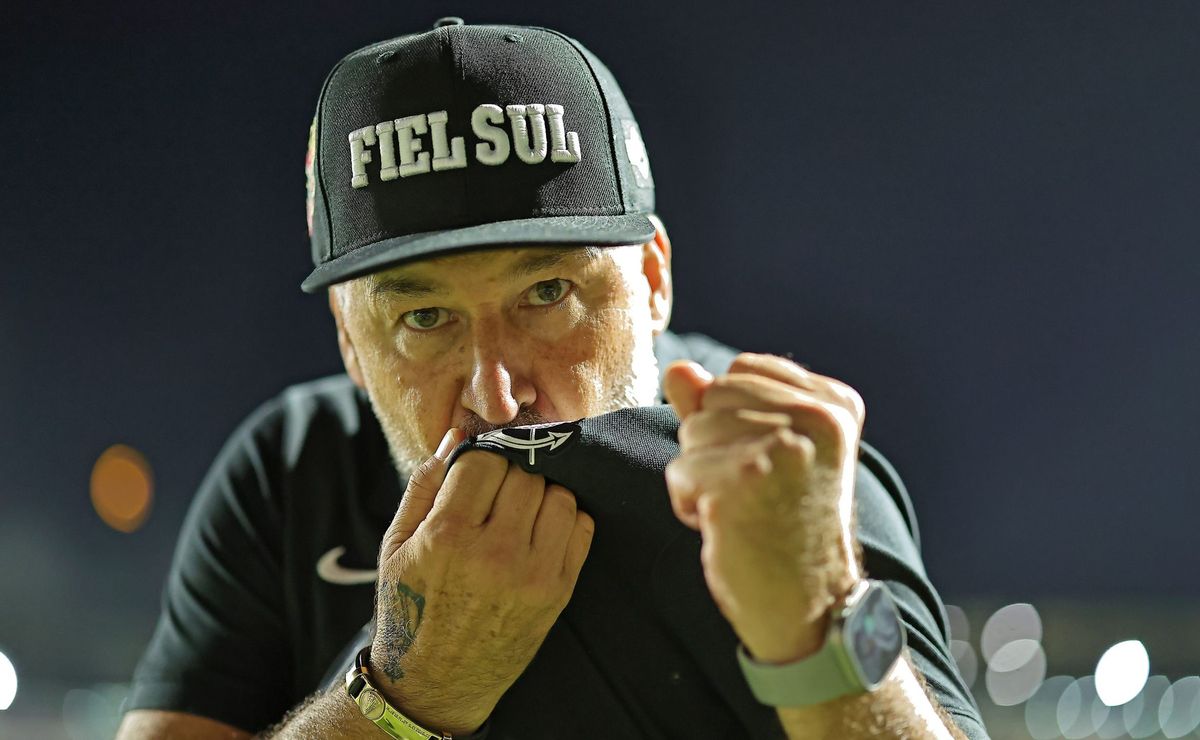 Corinthians chega a R$ 220 milhões em dívida com empresários na gestão Augusto Melo