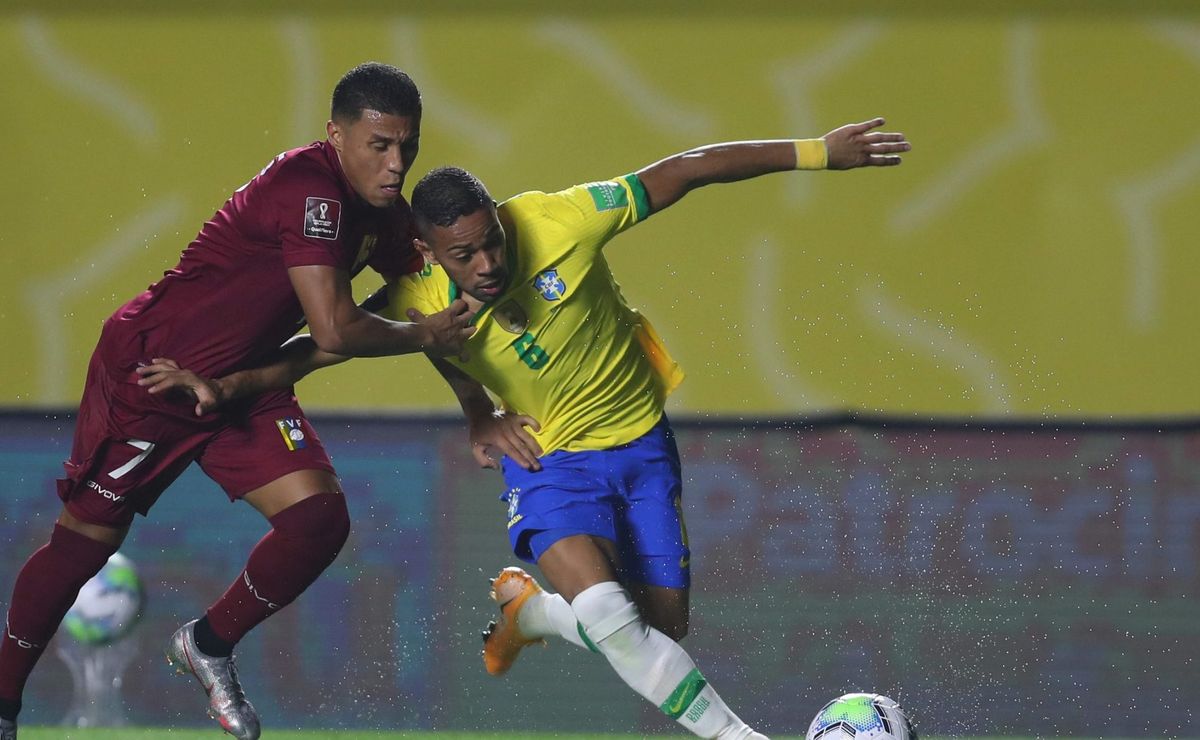 Vasco faz proposta de empréstimo ao Valladolid para contratar atacante Darwin Machís