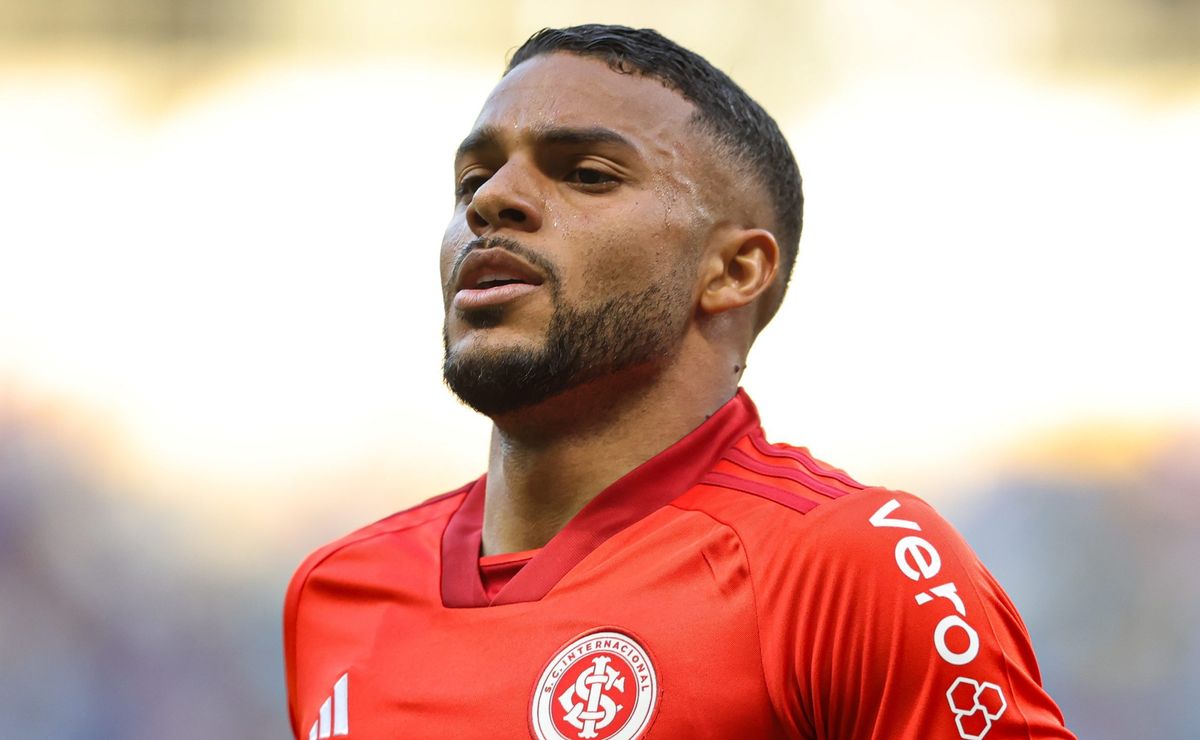 Wanderson faz pedida milionária e saída do Internacional para o Vasco trava