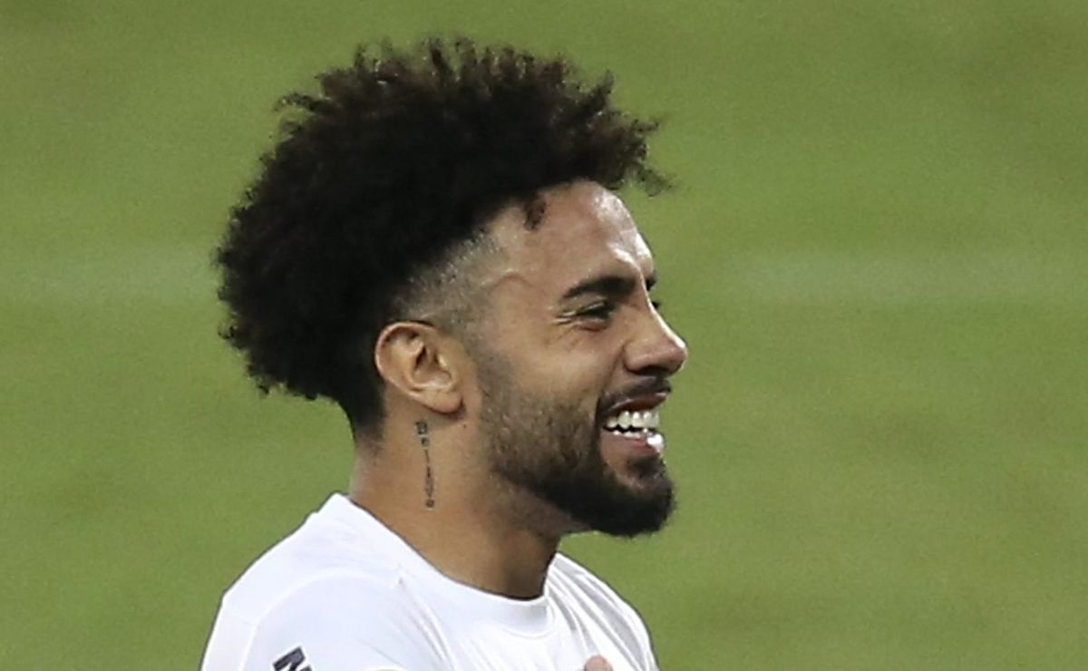 Claudinho contratado pelo Palmeiras ainda em janeiro é o desejo de Leila Pereira e Abel Ferreira