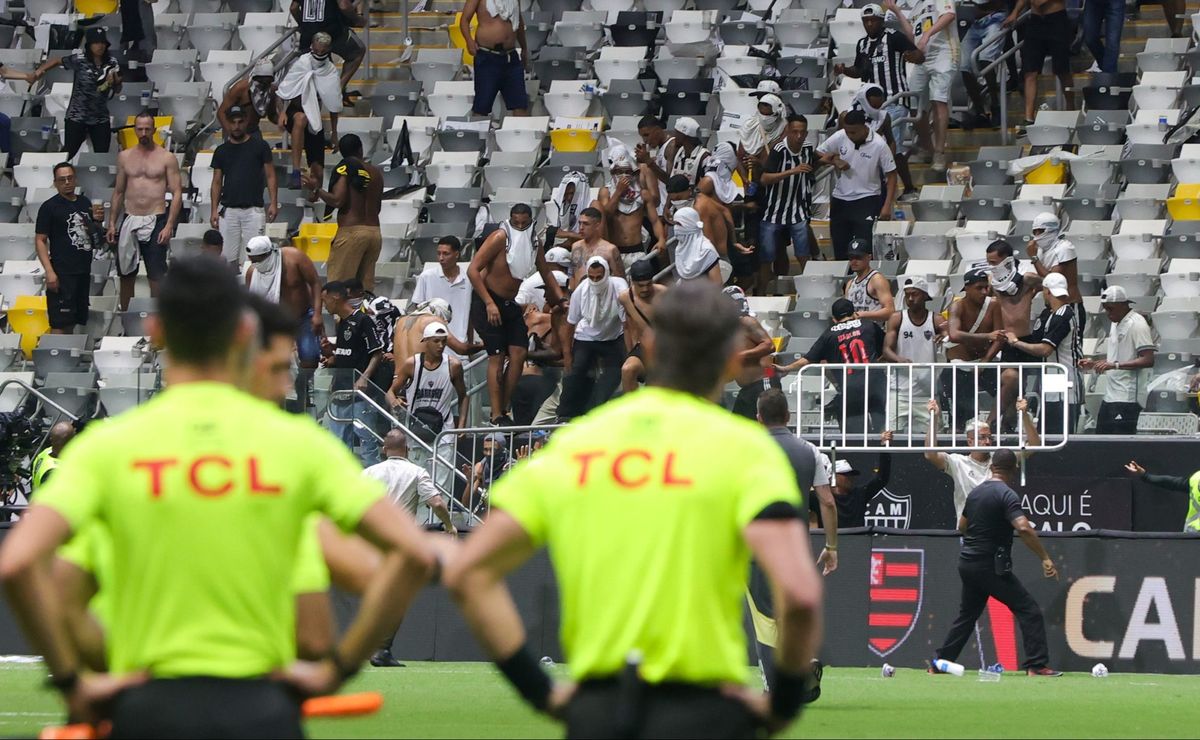 Jogadores escolhem o melhor árbitro do futebol brasileiro em 2024 e resultado chama atenção