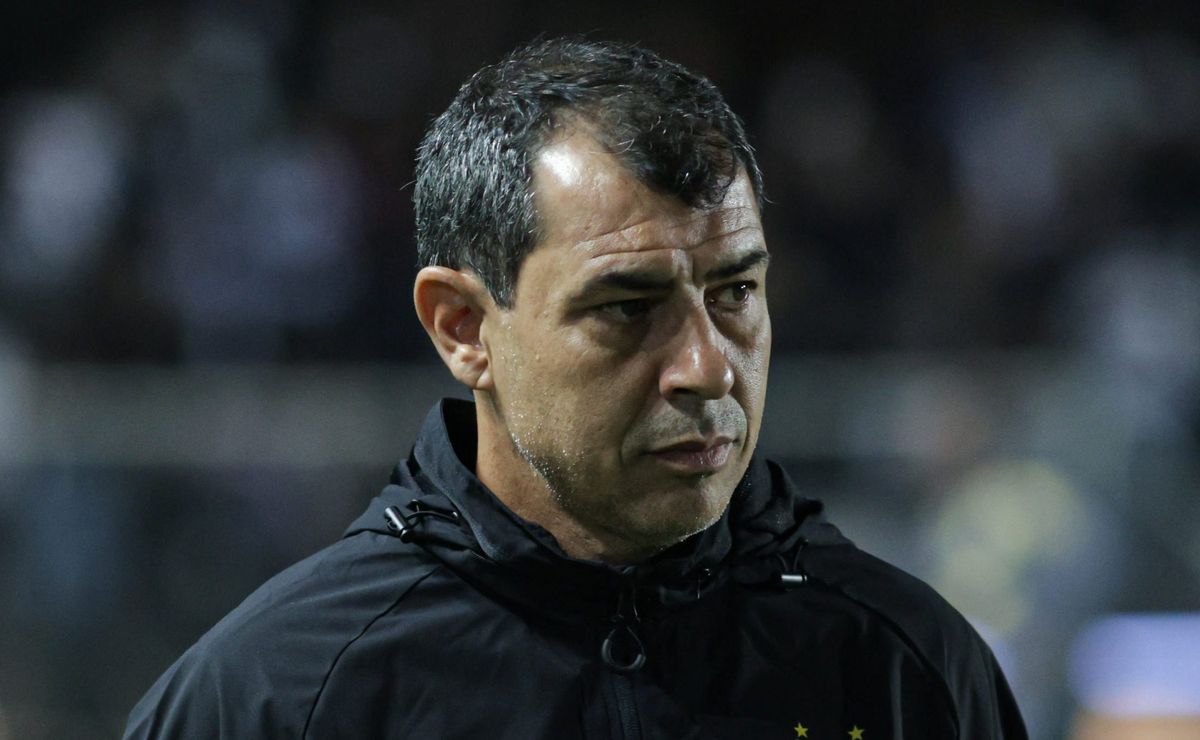 Vasco não descarta negociar atacante, mas Fábio Carille decide dar oportunidade para Jean David