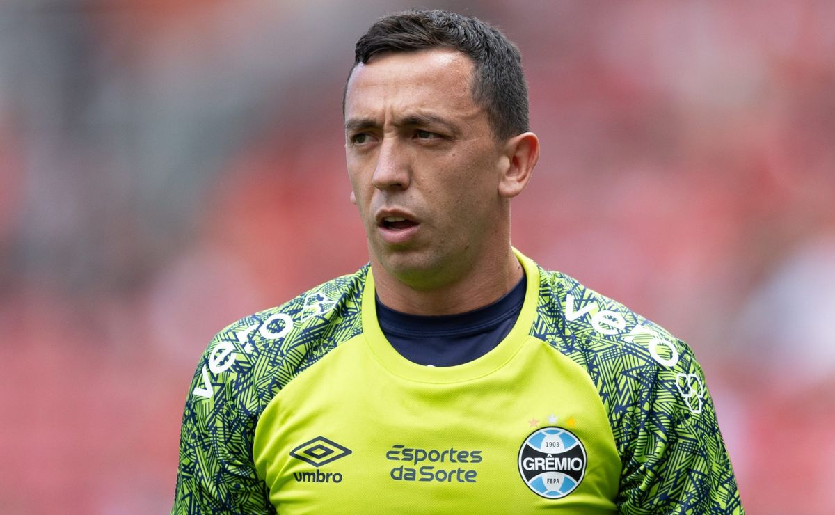 Substituto de Marchesín no Grêmio não será Matheus Magalhães após reviravolta surpreendente em negociação