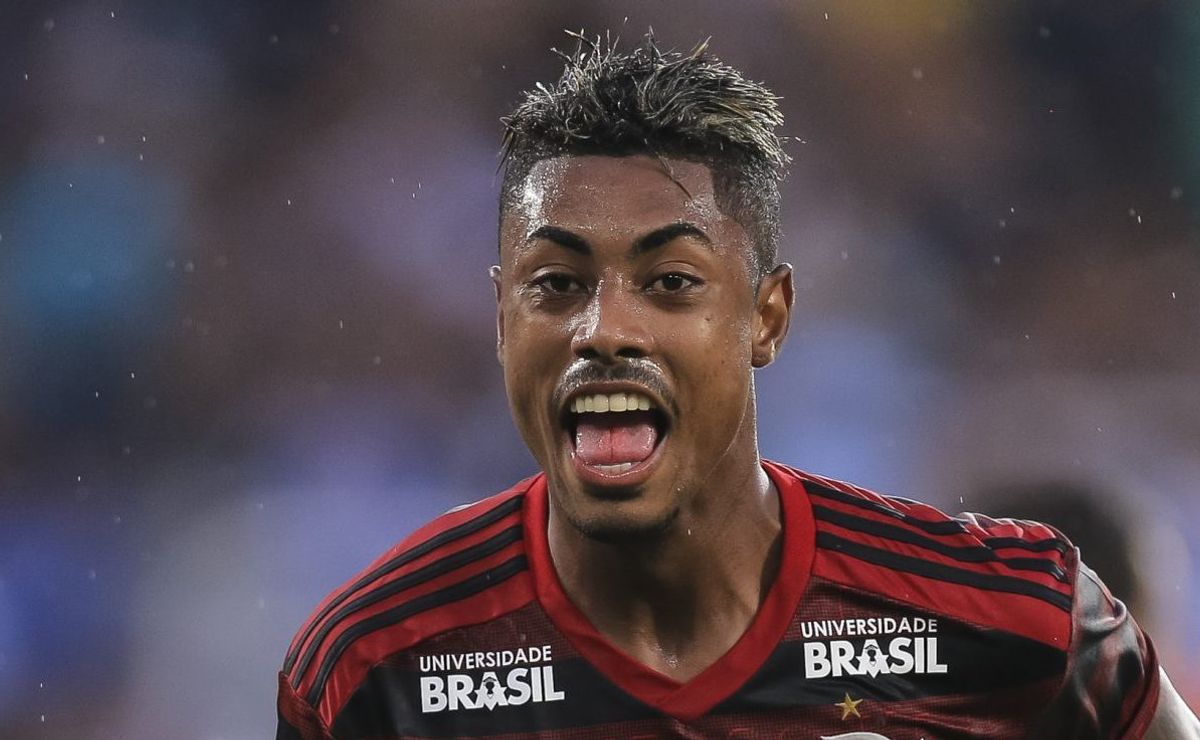 Bruno Henrique não vai forçar saída para assinar com Atlético-MG e contratação está descartada